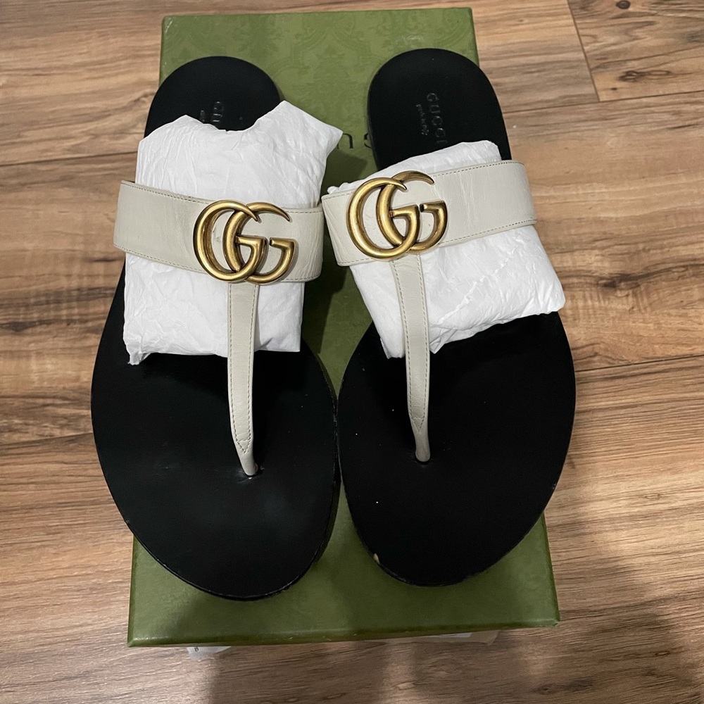 Gucci leather thong sandal 39.5